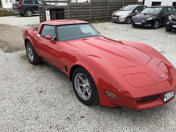 Chevrolet Corvette 12 of 14