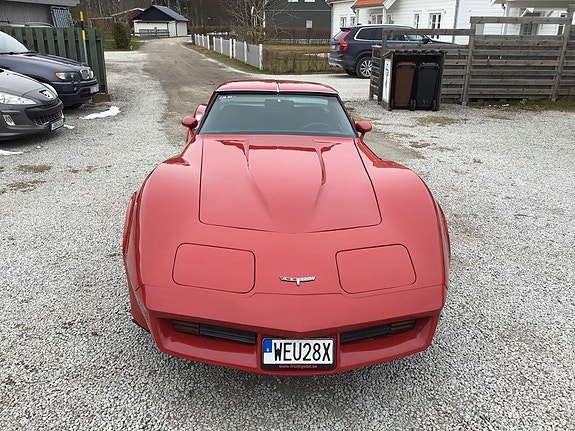 Chevrolet Corvette 11 of 14