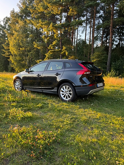 Volvo V40 Cross Country 4 of 18