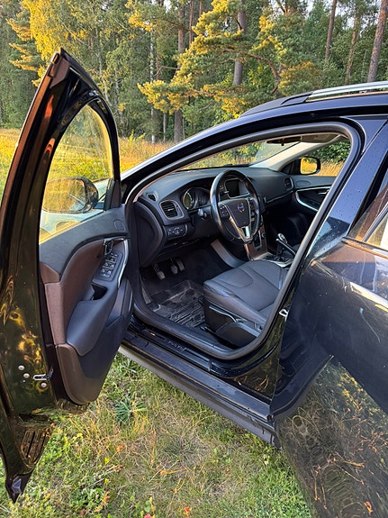 Volvo V40 Cross Country 13 of 18
