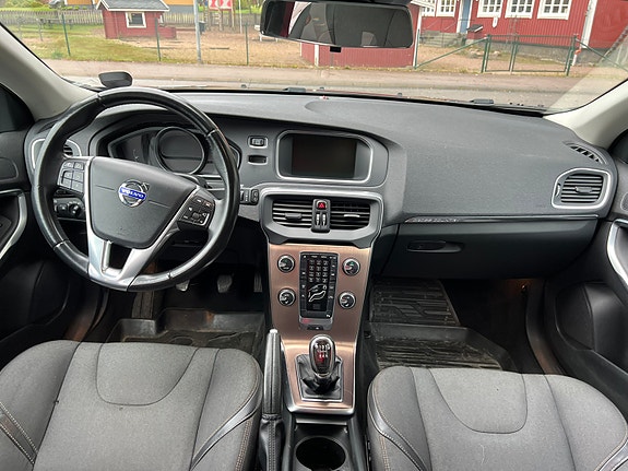 Volvo V40 Cross Country 10 of 21