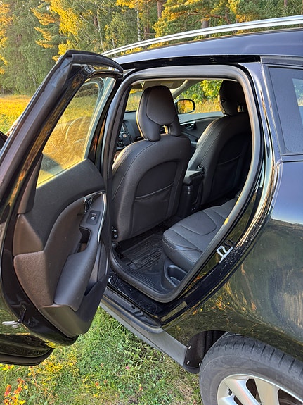 Volvo V40 Cross Country 14 of 18