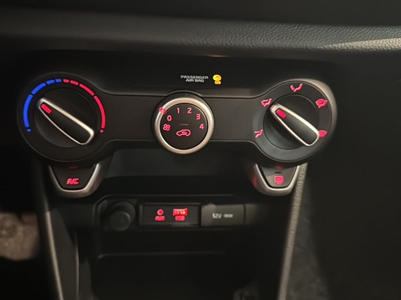 Kia Picanto 13 of 15