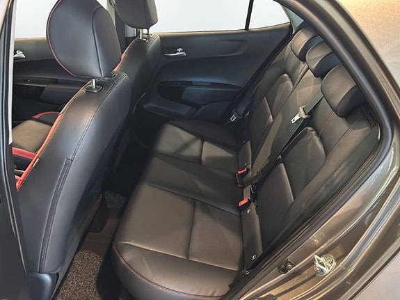 Kia Picanto 9 of 15