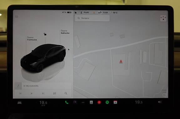 Tesla Model Y 9 of 19