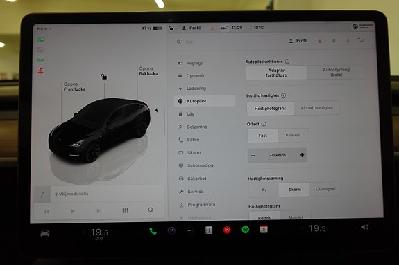 Tesla Model Y 12 of 19