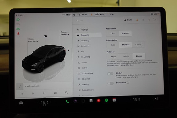 Tesla Model Y 11 of 19