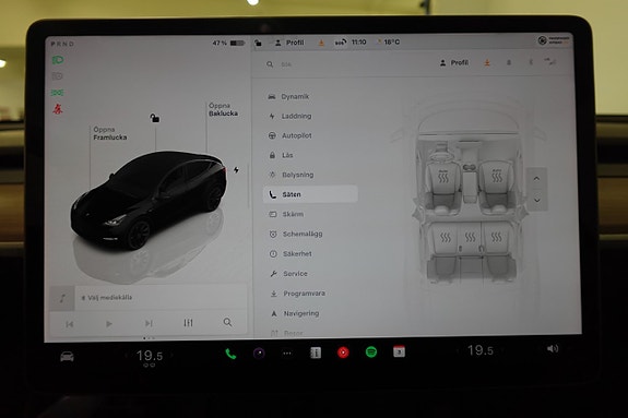 Tesla Model Y 13 of 19