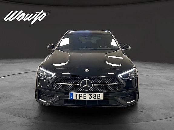 Mercedes-Benz C200 2 of 16