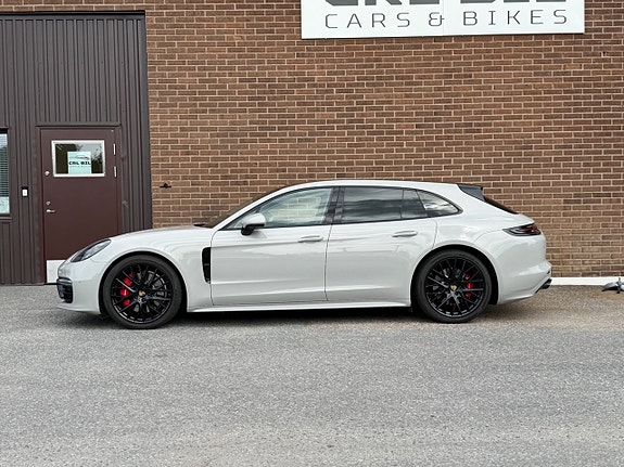 Porsche Panamera GTS 2 of 27