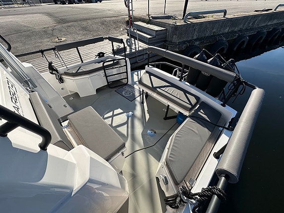 Sargo 31 Explorer, 2x D4-300 -19 full utr. 5 of 12