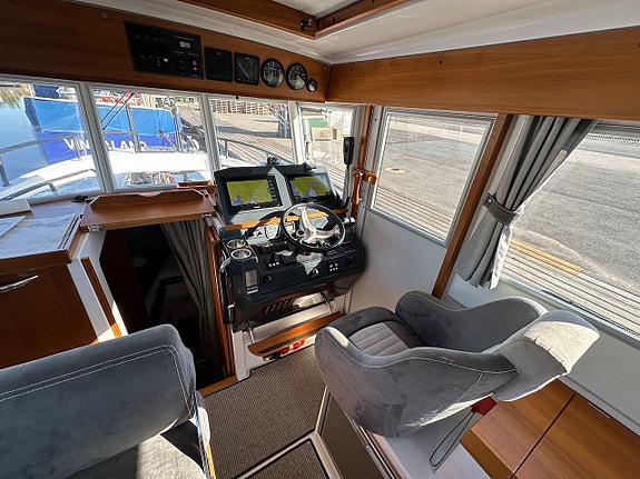 Sargo 31 Explorer, 2x D4-300 -19 full utr. 3 of 12