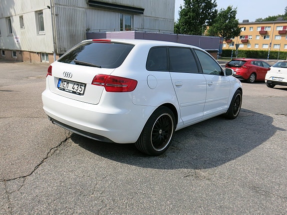 Audi A3 4 of 23