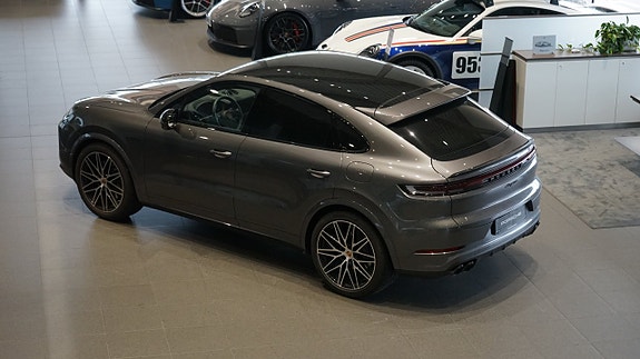 Porsche Cayenne Coupe 3 of 7