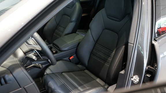 Porsche Cayenne Coupe 5 of 7