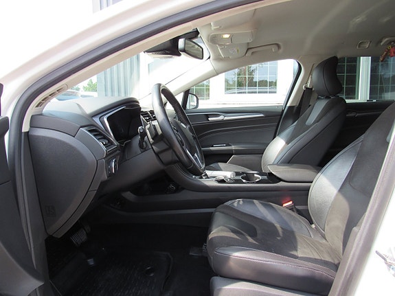 Ford Mondeo 12 of 14