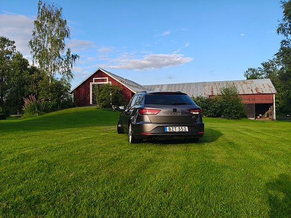 Seat Leon 2 of 7