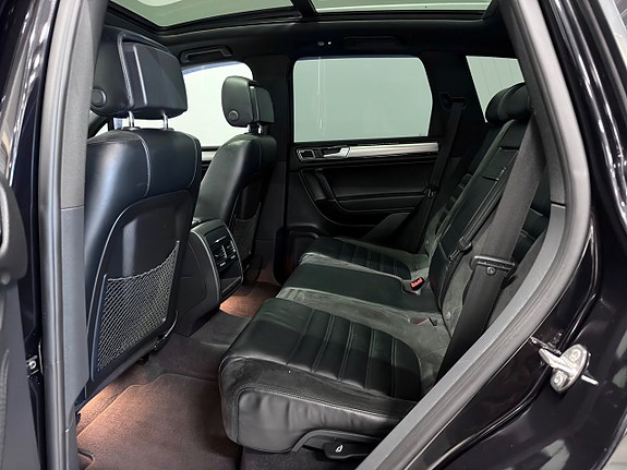 Volkswagen Touareg 30 of 30