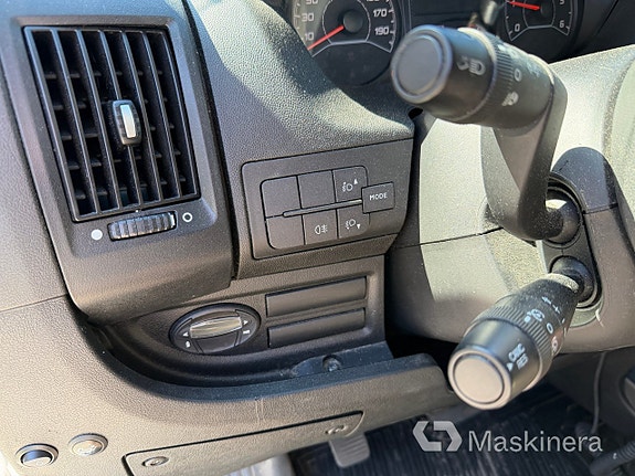 Skåpbil Fiat Ducato 130 MultiJet 2,3 D med bakgavellyft 22 of 27