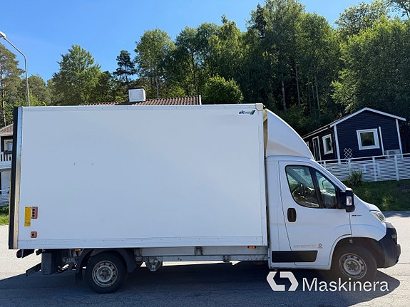 Skåpbil Fiat Ducato 130 MultiJet 2,3 D med bakgavellyft 4 of 27
