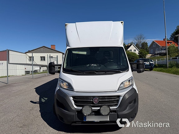 Skåpbil Fiat Ducato 130 MultiJet 2,3 D med bakgavellyft 2 of 27