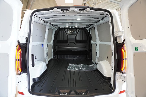 Ford Transit Custom 18 of 25