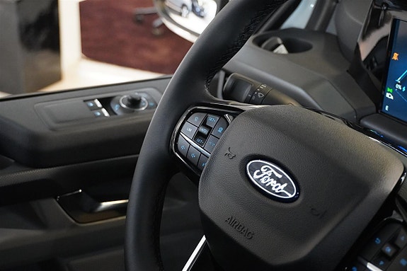 Ford Transit Custom 25 of 25