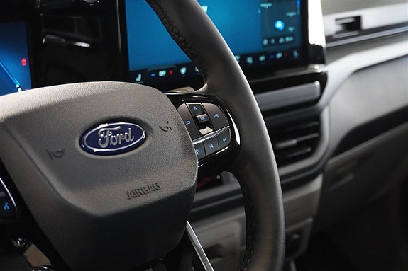 Ford Transit Custom 24 of 25