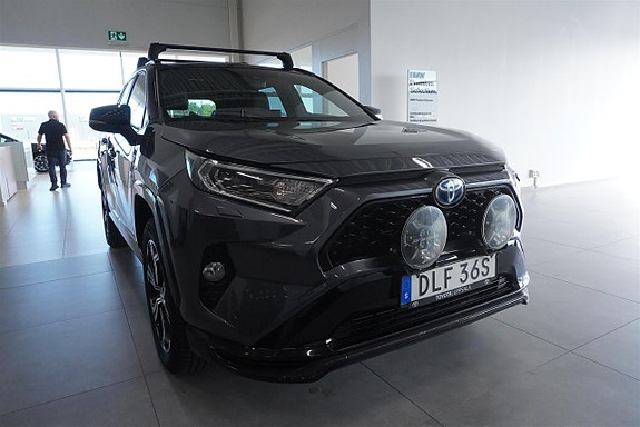 Toyota RAV4 5 of 9