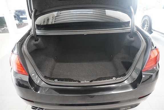 BMW 523i 5 of 9