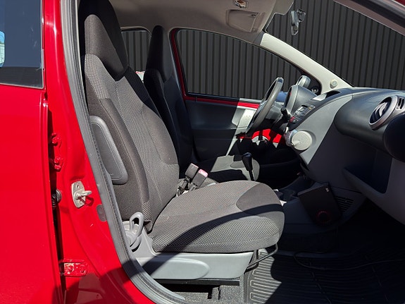 Toyota Aygo 12 of 17