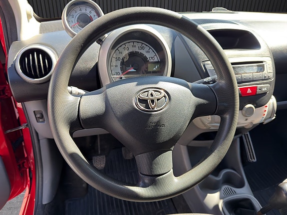 Toyota Aygo 15 of 17