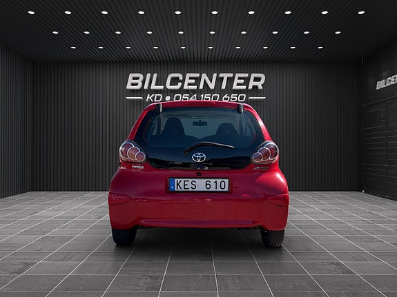 Toyota Aygo 8 of 17