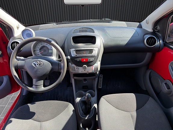 Toyota Aygo 11 of 17