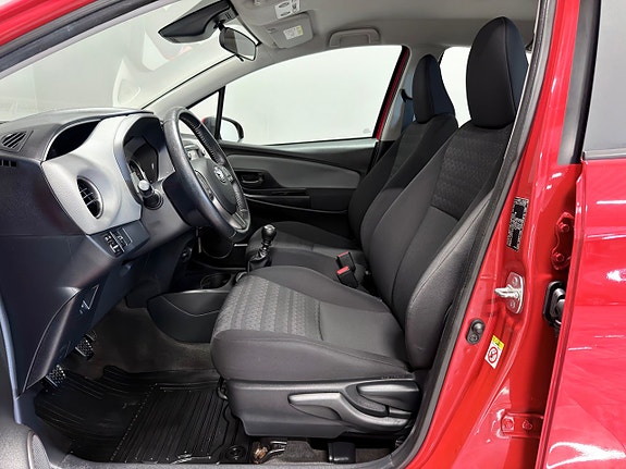 Toyota Yaris 14 of 27