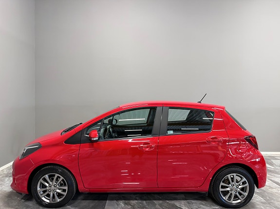 Toyota Yaris 5 of 27