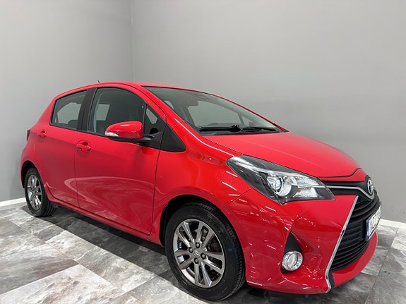 Toyota Yaris 10 of 27