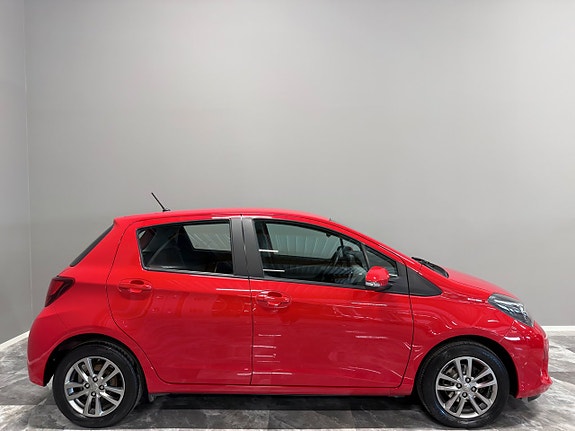 Toyota Yaris 9 of 27