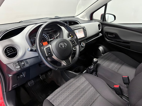 Toyota Yaris 15 of 27