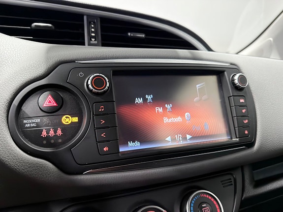 Toyota Yaris 18 of 27