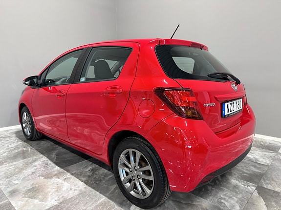 Toyota Yaris 6 of 27