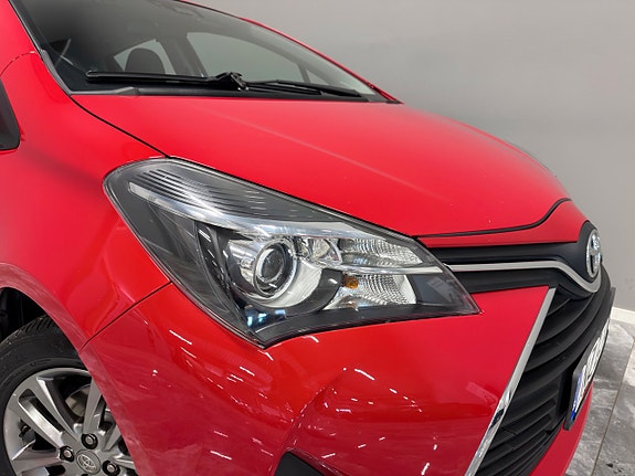 Toyota Yaris 11 of 27