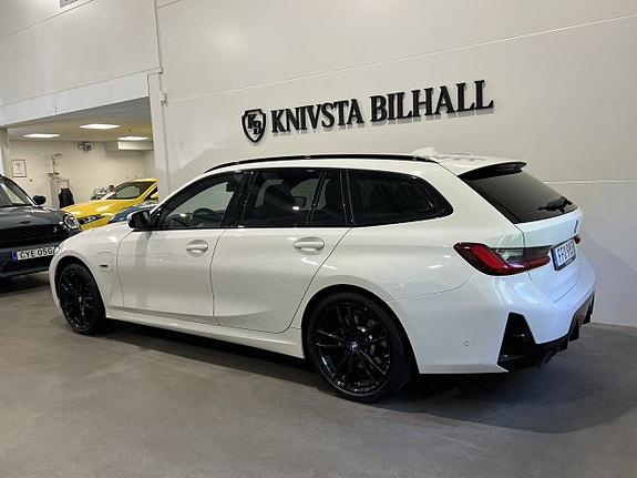 BMW 330e 2 of 30