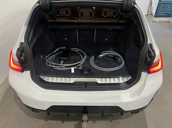 BMW 330e 12 of 30
