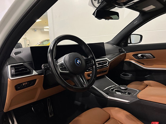 BMW 330e 6 of 30