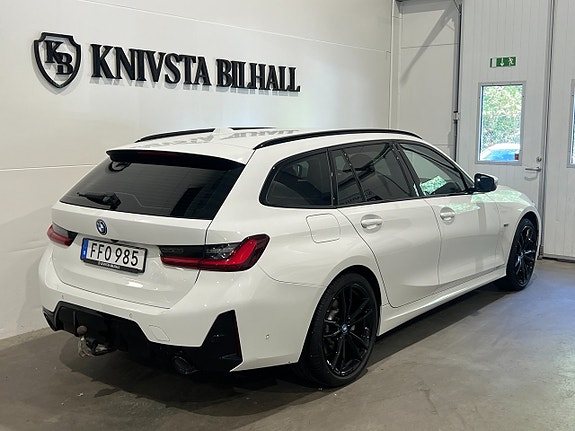 BMW 330e 4 of 30