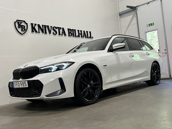 BMW 330e 27 of 30