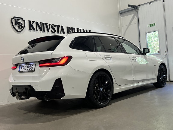 BMW 330e 28 of 30