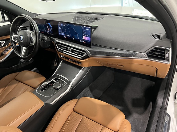 BMW 330e 16 of 30