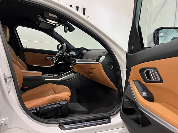 BMW 330e 26 of 30
